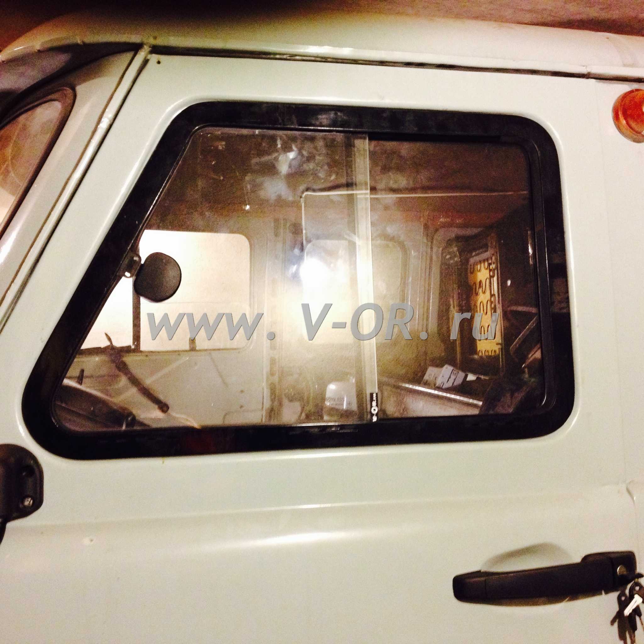 Сдвижное окно кабины УАЗ 452 Евро прямой профиль